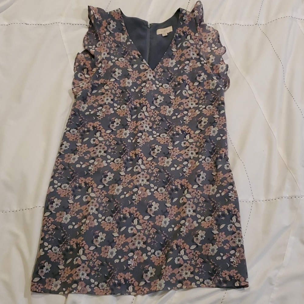 sleeveless dress